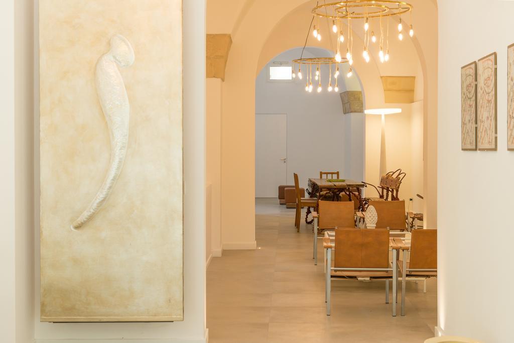 Le Bifore Charming House Lecce Exteriör bild