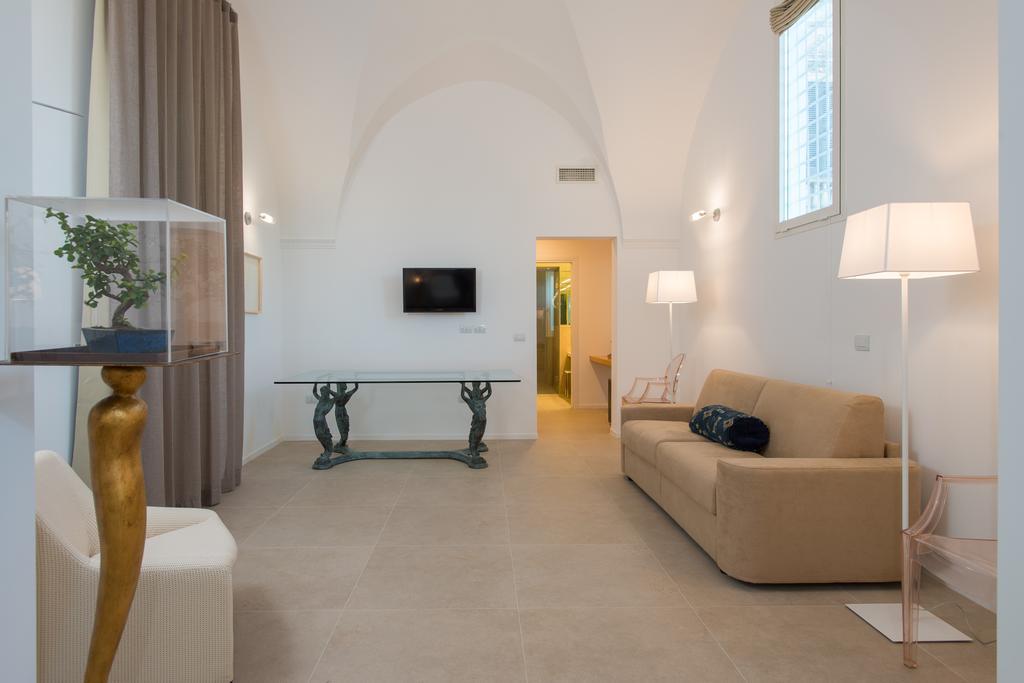 Le Bifore Charming House Lecce Exteriör bild