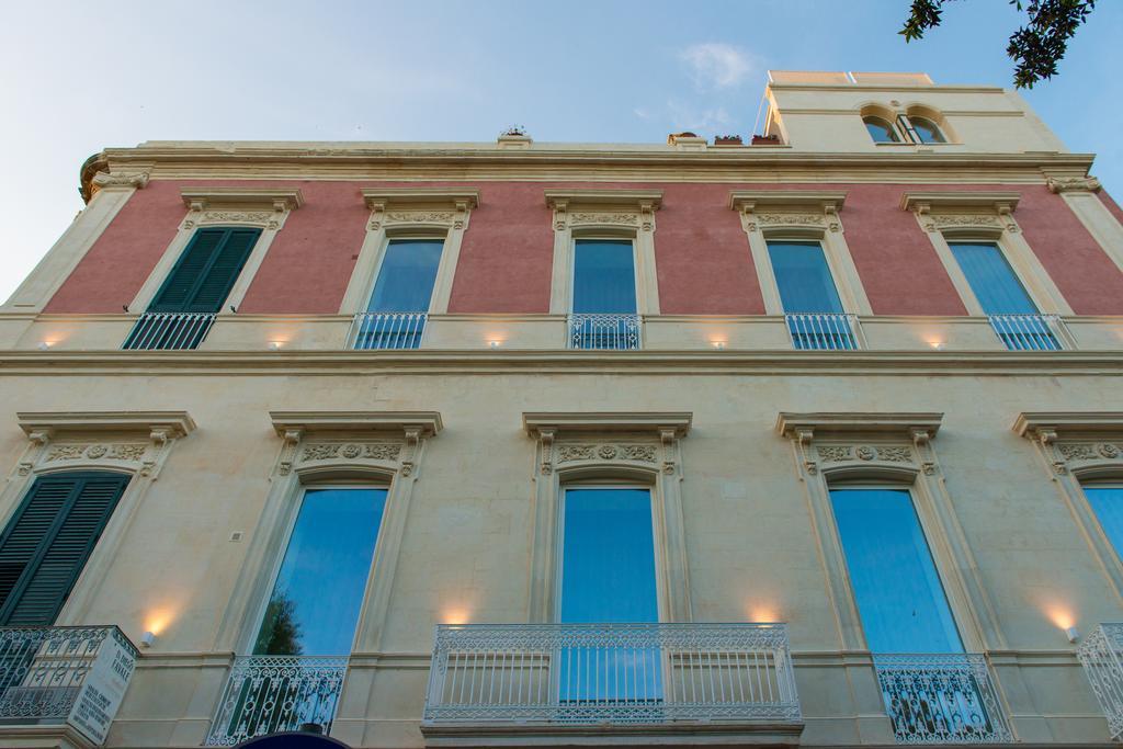 Le Bifore Charming House Lecce Exteriör bild