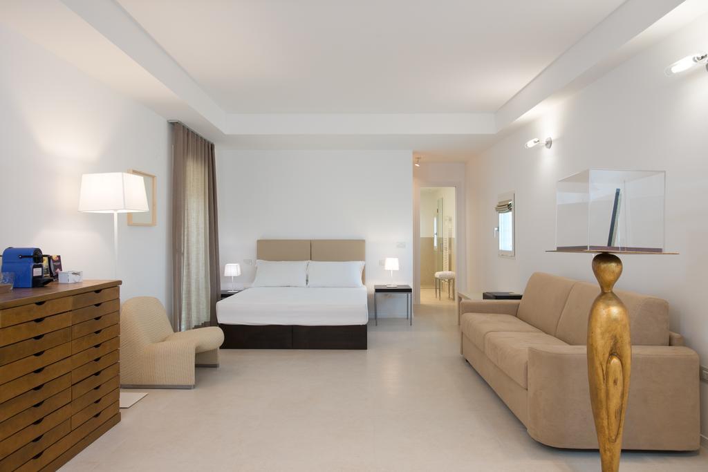 Le Bifore Charming House Lecce Exteriör bild