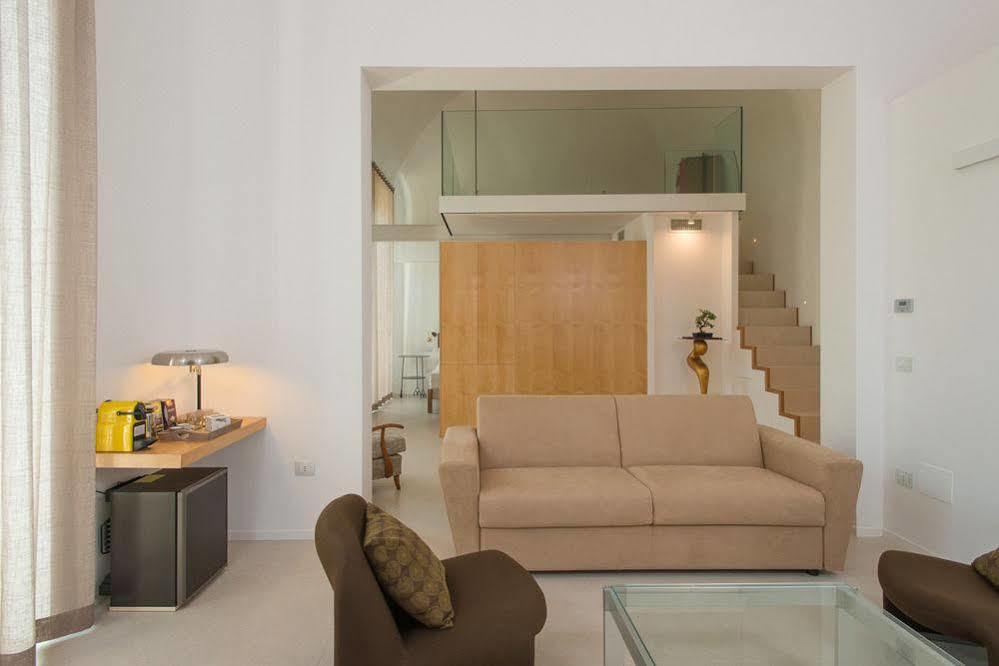 Le Bifore Charming House Lecce Exteriör bild
